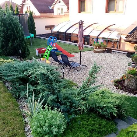 Brezno 2 Izbovy Apartman Sabi Kültér fotó
