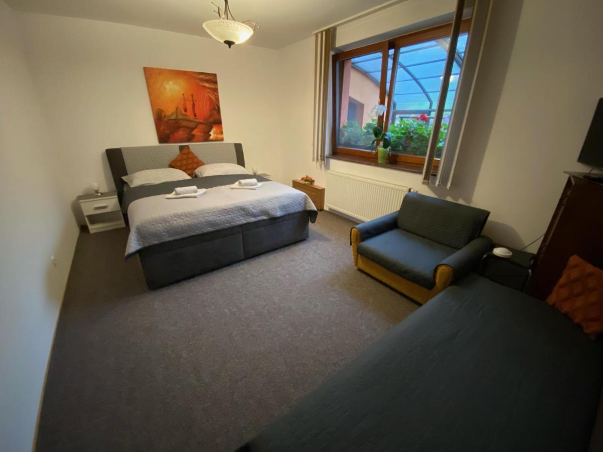 Brezno 2 Izbovy Apartman Sabi Kültér fotó