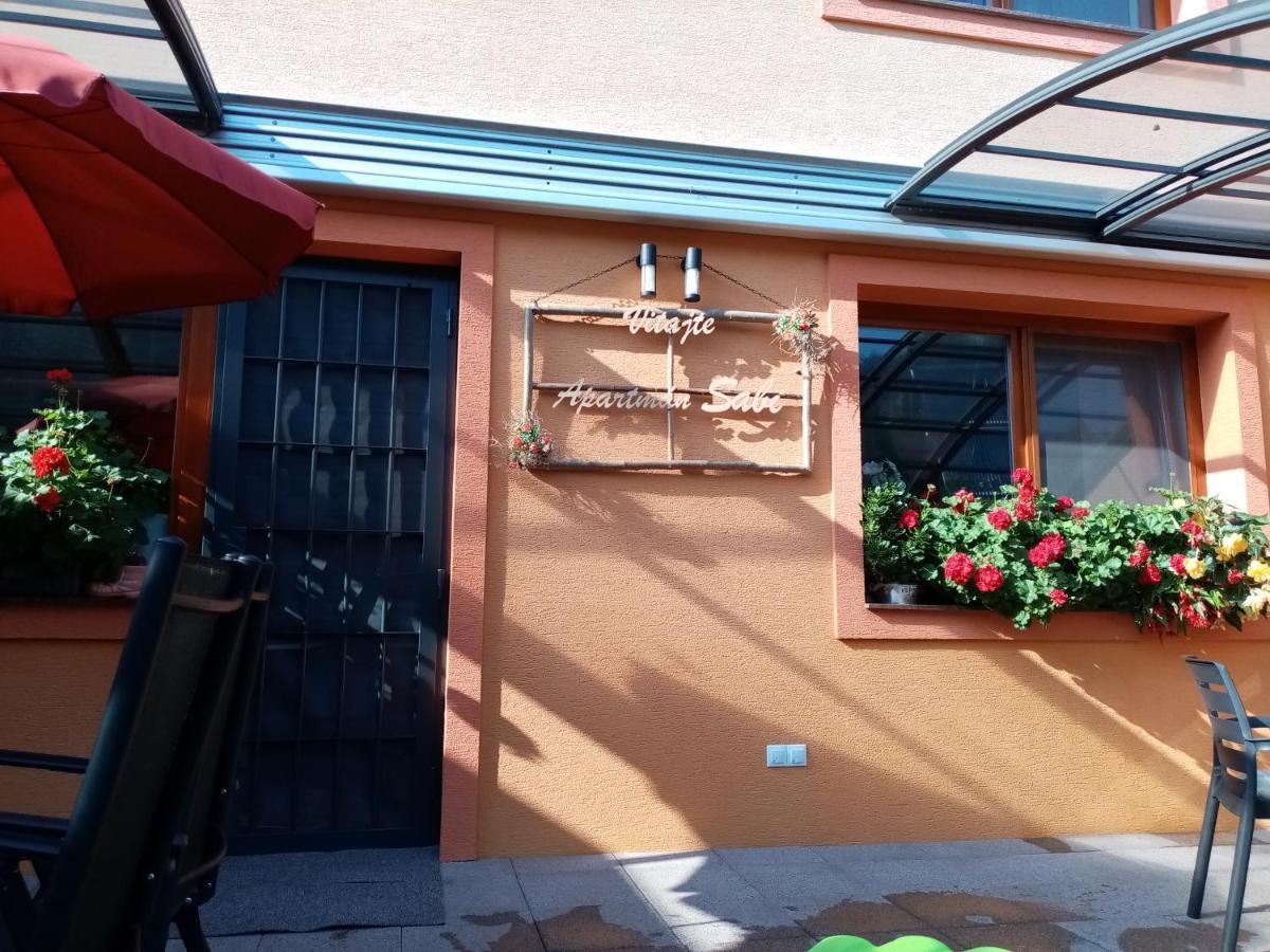 Brezno 2 Izbovy Apartman Sabi Kültér fotó
